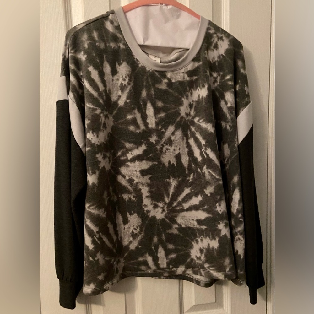 LIVI Active Lightweight Sweatshirt